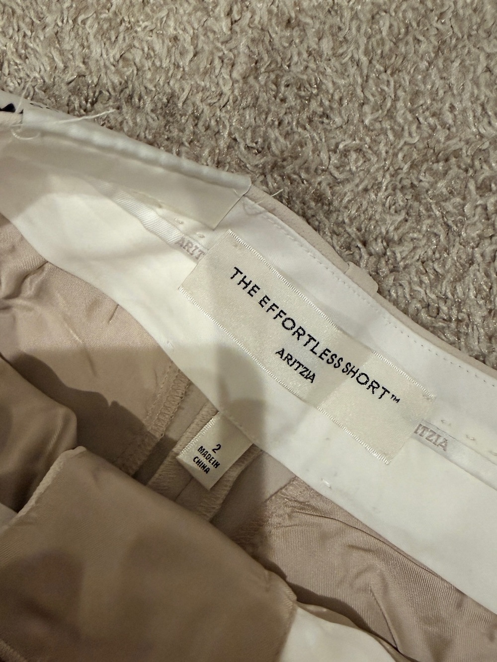Aritzia Effortless Shorts - Picture 5 of 5
